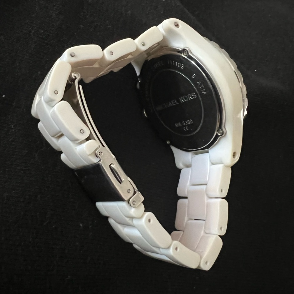 Michael Kors white watch - Picture 3 of 4